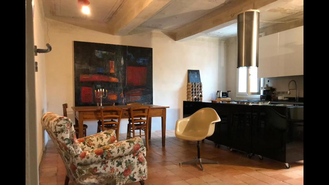 Casa Luminosa Con Giardino In Centro Storico Apartment Reggio Emilia Ngoại thất bức ảnh